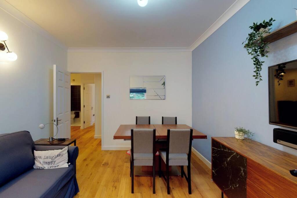 לונדון Lovely 2-Bedroom Flat Near Highgate מראה חיצוני תמונה