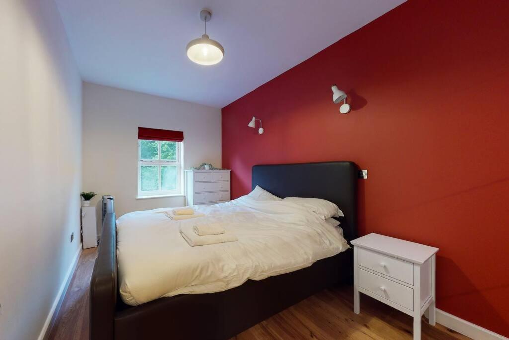 לונדון Lovely 2-Bedroom Flat Near Highgate מראה חיצוני תמונה